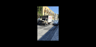 Dopo le ore 09.30 di oggi 27 giugno 2025 a Messina, si sono vissuti momenti di apprensione in via Pola poco prima dell’intersezione con il viale Giostra: nel descritto luogo infatti un Camion della Ditta ‘Currò Trasporti’ alimentato da un Motore Diesel si è improvvisamente incendiato