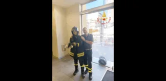 Nella mattinata odierna, i membri della squadra dei Vigili del Fuoco del Comando di Catanzaro – Distaccamento di Lamezia Terme, impegnati in servizio straordinario di vigilanza antincendio in occasione della fiera per i festeggiamenti dei Santi Pietro e Paolo, patroni della città, sono intervenuti per un insolito ma toccante salvataggio