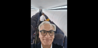 “Onore ad Aeroitalia: partono anche se hanno un solo passeggero a bordo… e sono io… oggi sul volo Ancona – Roma ho fatto un’esperienza insolita… c’ero solo io, praticamente un volo privato”