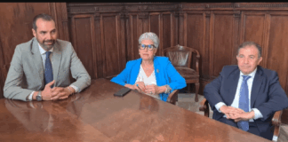 ‘Alla Città Metropolitana di Messina si sta potenziando l’efficienza amministrativa e la sicurezza e si stanno affrontando in modo strategico le sfide future del territorio, che richiedono impegno e una programmazione continua’: in quest’ottica, stamani, a Palazzo dei Leoni, il sindaco metropolitano Federico Basile, affiancato dal direttore generale Giuseppe Campagna, ha ufficializzato la nomina di Lalla Parisi quale nuovo Capo di Gabinetto