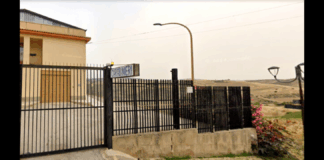 I Carabinieri della locale Stazione, a Joppolo Giancaxio, hanno arrestato in flagranza di reato un uomo di 49 anni, ritenuto responsabile dei reati di truffa aggravata e rapina ai danni di un’anziana residente del posto: la vittima era stata contattata telefonicamente da un sedicente maresciallo dei Carabinieri, che l’aveva indotta a far uscire di casa il marito con il pretesto di un urgente impegno presso il Comando Provinciale dell’Arma per motivi di giustizia