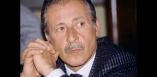 “In ricordo di via D’Amelio: i membri dell’amministrazione comunale di Vibo Valentia guidati dal sindaco Enzo Romeo a 33 anni di distanza dalla strage, ricordano le vittime… il giudice Paolo Borsellino e gli agenti della scorta… Agostino Catalano, Walter Eddie Cosina, Vincenzo Li Muli, Emanuela Loi e Claudio Traina”