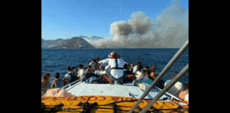 “Grande Incendio a Punta Molentis (Villasimius)… operazioni di evacuazione in mare e via terra: La Guardia Costiera è intervenuta con la motovedetta CP320, mettendo in salvo 102 persone, tra cui 12 bambini, dalla spiaggia e dalle imbarcazioni in difficoltà”
