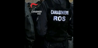 Su disposizione dei magistrati della Direzione Distrettuale Antimafia della Procura della Repubblica di Roma il 15 agosto 2025 i Carabinieri del ROS unitamente a personale della Comisarìa General de Informacion Policia Nacional, a conclusione di un’articolata attività investigativa internazionale, hanno localizzato e catturato ad Ibiza 3 latitanti italiani poiché colpiti da Mandato di Arresto Europeo (M.A.E.) emesso dall’ufficio G.I.P. Roma su richiesta della citata Autorità Giudiziaria, per associazione finalizzata al traffico internazionale di sostanze stupefacenti aggravata dal metodo mafioso