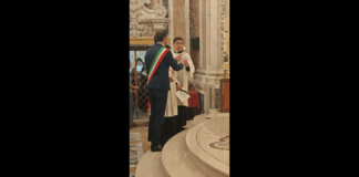 “Il 22 agosto si celebra, come da secolare tradizione, l’offerta del Cero Votivo e l’atto di affidamento della città a Eustochia Smeralda Calafato: Un gesto solenne e carico di speranza, con cui si rinnova la richiesta di protezione e benedizione su tutta la nostra comunità”