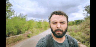 Il giornalista Mauro Mondello attraversa l’Europa per finanziare due progetti sociali in Sicilia: un cammino di quattro mesi tra sostenibilità, solidarietà e riscatto collettivo: un uomo, uno zaino, diverse paia di scarpe e un obiettivo chiaro… dare gambe — letteralmente — a due progetti di impatto sociale nel cuore del Mediterraneo… è iniziato a maggio il cammino a piedi di Mauro Mondello, giornalista e autore siciliano, che da Porto, in Portogallo, sta percorrendo 3.740 chilometri fino a Milazzo, in Sicilia, passando per Spagna, Francia e Italia