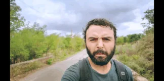 Il giornalista Mauro Mondello attraversa l’Europa per finanziare due progetti sociali in Sicilia: un cammino di quattro mesi tra sostenibilità, solidarietà e riscatto collettivo: un uomo, uno zaino, diverse paia di scarpe e un obiettivo chiaro… dare gambe — letteralmente — a due progetti di impatto sociale nel cuore del Mediterraneo… è iniziato a maggio il cammino a piedi di Mauro Mondello, giornalista e autore siciliano, che da Porto, in Portogallo, sta percorrendo 3.740 chilometri fino a Milazzo, in Sicilia, passando per Spagna, Francia e Italia