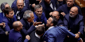 L’Aula della Camera ha dato il via libera alla separazione delle carriere con 243 sì e 109 no: si tratta della terza lettura… la maggioranza assoluta, che è stata raggiunta, è sufficiente al prosieguo dell’iter della riforma costituzionale che ora attende l’ultimo ok da Palazzo Madama