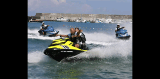 I poliziotti della Questura di Messina a bordo delle moto d’acqua della Polizia di Stato, nelle ore scorse hanno partecipato all’evento Jet Ski Therapy, tenutosi domenica scorsa a Giardini Naxos