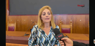 ‘La prima proposta vera, concreta, per salvare il Messina è arrivata stamattina alla mail della curatrice fallimentare Maria Di Renzo (nella foto): e questa é già una buona notizia… ovviamente top secret su chi si tratti… ed è normale, oltre che giusto… insomma s’intravede qualche barlume di luce dopo giorni di nuvoloni grigi’