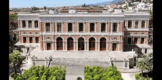 I componenti del Senato Accademico dell’Università di Messina, riunitisi oggi in una seduta aperta alla partecipazione delle associazioni studentesche, hanno deliberato all’unanimità la sospensione immediata dell’accordo di collaborazione con la Hebrew University of Jerusalem
