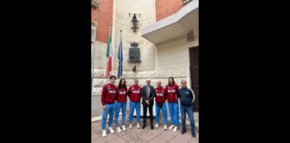 Stamattina il Questore di Messina Annino Gargano ha ricevuto i campioni nazionali di Taekewondo Fiamme Oro #Polizia di #Stato Giada Al Halwani, Natalia D’Angelo e Antonio Gerrone, accompagnati dall’allenatore e responsabile del gruppo Alessandro Stozzo, dal tecnico della Sezione Giovanile di Brindisi Massimiliano Martina e dall’atleta e accompagnatore Francesco Martina