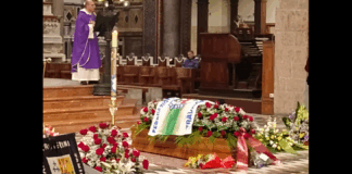 Dopo le 15.30 di oggi, presso il Duomo di Messina si svolti i funerali di Lillo Alessandro (che dal 1958 è stato presidente dei ‘Canterini Peloritani’) la cui morte è stata annunciata nella giornata di ieri dalle figlie sul profilo Facebook, del padre defunto