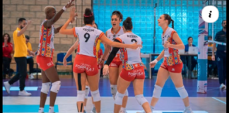 Primo stop del girone di ritorno per il Gruppo Formula 3 Messina: dal taraflex del Polivalente della Cittadella Universitaria, le SuperGirls lottano per l’intero match ed escono a testa alta, cedendo in quattro set (25-18, 21-25, 24-26, 28-30) contro la SMI Roma Volley Club… nella sfida di domenica 14 dicembre
