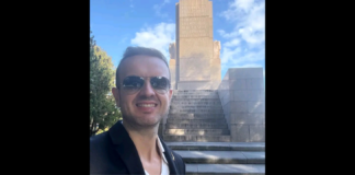 “Esprimo piena solidarietà a una donna (Carla Grillo) che, per il ruolo di responsabilità che ricopre ai vertici di un’azienda pubblica, è stata fatta oggetto di frasi sessiste e offensive: Criticare scelte, atti o indirizzi politici è legittimo e necessario in una democrazia”