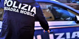Due arresti, il sequestro di dieci chili di hashish e la denuncia del gestore di un cannabis shop (in applicazione del D.L. 48/2025 convertito in Legge n. 80 del 2025, con contestuale sequestro di 170 grammi tra infiorescenze di marijuana e prodotti derivati), sono il bilancio dell’attività di controllo svolta a Messina dai poliziotti della Squadra Mobile: l’attività nell’ambito della maxi operazione ad alto impatto investigativo finalizzata al contrasto dello spaccio di sostanze stupefacenti, anche attraverso i cannabis shop, e al contrasto dei reati di criminalità diffusa che la Polizia di Stato, con i reparti delle Squadre Mobili, ha svolto nelle ore scorse su tutto il territorio nazionale, con il coordinamento dei membri del Servizio Centrale Operativo