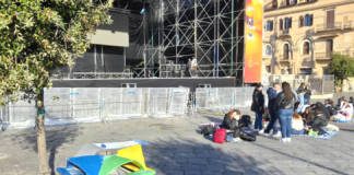 Una notte di grande musica ed emozioni da vivere, è quella alla quale si prepara la Città di Messina: l’attesa cresce per lo showcase di Irama, in programma nella serata del 27 dicembre, pronto ad accendere Piazza Duomo e a essere accolto dal calore dei fan siciliani, organizzati sui social da settimane per trasformare l’evento in una vera festa collettiva