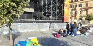Una notte di grande musica ed emozioni da vivere, è quella alla quale si prepara la Città di Messina: l’attesa cresce per lo showcase di Irama, in programma nella serata del 27 dicembre, pronto ad accendere Piazza Duomo e a essere accolto dal calore dei fan siciliani, organizzati sui social da settimane per trasformare l’evento in una vera festa collettiva