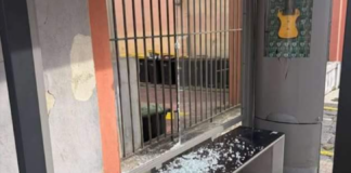 “Un grave atto vandalico ha colpito una delle nuove pensiline Smart sul viale Giostra: Questo non è solo un danno materiale, ma un’offesa a tutti i cittadini… le pensiline sono di tutti… distruggerle significa privare la comunità di servizi fondamentali e rallentare il miglioramento della città”