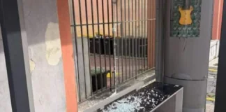 “Un grave atto vandalico ha colpito una delle nuove pensiline Smart sul viale Giostra: Questo non è solo un danno materiale, ma un’offesa a tutti i cittadini… le pensiline sono di tutti… distruggerle significa privare la comunità di servizi fondamentali e rallentare il miglioramento della città”