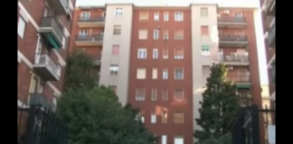 Le ‘#panchine #rosse’ non salveranno le donne dal femminicidio: ‘strangolamento a mani nude’ questi sarebbero i primi risultati preliminari dopo l’autopsia sul corpo di Aurora Livoli, la diciannovenne trovata senza vita in una palazzina a Milano, lunedì 29 dicembre 2025: presunto autore dell’efferato delitto un cittadino peruviano di 57 anni che già, da fonti investigative e da registrazioni di alcune telecamere poste nella metropolitana, il 28 dicembre aveva infastidito pesantemente un’altra ragazza aggredendola sul marciapiede della metro, tentando approcci intimi e provando a sottrarre il telefono e denaro alla giovane che però è stata salvata tempestiva dai passanti e la gente presente in metro