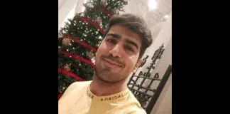 Yasin Mirzaei, studente dell’Università di Messina, è morto in Iran, probabilmente raggiunto da un colpo d’arma da fuoco durante le proteste a Dareh Deraz, Kermanshah, lo scorso 9 gennaio, come riportato dall’Iran Human Rights Documentation Center
