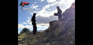 Nelle prime ore della mattinata odierna, i Carabinieri della Compagnia di Santo Stefano di Camastra hanno eseguito un’ordinanza di custodia cautelare agli arresti domiciliari con braccialetto elettronico – emessa dal GIP del Tribunale di Patti, su richiesta dei magistrati della locale Procura della Repubblica – nei confronti di un allevatore di San Fratello, 47enne, ritenuto gravemente indiziato dei reati di “estorsione aggravata”, “furto” e “uccisione di animali”