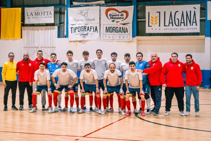 Il-gruppo-al-completo-del-MESSINA-FUTSAL