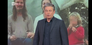 Milo Infante torna su Rai2 con il suo talk in versione prime time, Ore 14 Sera: nella nuova puntata, in onda stasera giovedì 19 marzo 2026, il giornalista (e i suoi ospiti) riprenderà le fila dei maggiori casi di cronaca che stanno scuotendo il nostro Paese negli ultimi mesi, senza tralasciare gli argomenti di attualità come l’imminente referendum sulla Giustizia, con un focus insieme a Peter Gomez e Tommaso Cerno