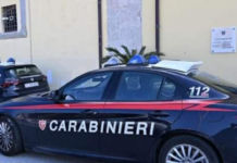 Un uomo di 34 anni, residente nel Catanese, è stato sottoposto a fermo con l’accusa di tentato omicidio in relazione all’accoltellamento avvenuto ieri pomeriggio a Lipari, nelle Isole Eolie