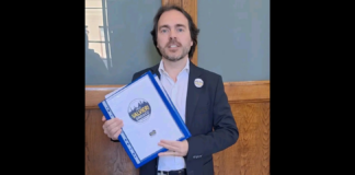 “Sono il primo a presentare la lista e spero di diventare anche il primo cittadino: Arrivare fino a questo punto non è stato semplice… gli ostacoli sono stati tanti, le difficoltà non sono mancate, ma con determinazione e con il sostegno di tante persone ce l’abbiamo fatta lo stesso”