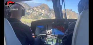 Nella tarda serata del 27 aprile u.s., i Carabinieri della Compagnia di Taormina (ME) e del Comando Provinciale di Catania hanno eseguito due decreti di fermo di indiziato di delitto, per “omicidio” e “soppressione di cadavere”, in danno del 66enne Giuseppe FLORIO, originario e residente a Giardini Naxos (ME), emessi, rispettivamente, il primo, dai magistrati della Procura della Repubblica di Messina e, il secondo, dai colleghi della Procura di Catania, nei confronti di una 50enne e del suo compagno, 39enne, pregiudicato, originario di Palagonia (CT), nonché di una donna 53enne, originaria di Sesto San Giovanni, ospite della coppia, indagata per la sola ipotesi di soppressione di cadavere