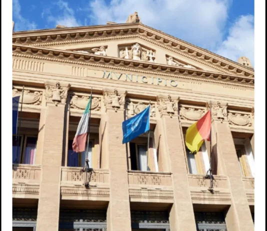 A mezzogiorno si chiudono le porte della Segreteria Generale del Comune di Messina per l’accettazione delle Liste per le candidature al Consiglio Comunale, a supporto dei candidati a sindaco: i giochi sono fatti, chi c’è c’è e chi non c’è… sarà fuori dalla partita… le Amministrative si avvicinano a grandi passi, sono previste per il 24 e 25 maggio 2026, potrebbero essere terreno di scontro politico-amministrativo e di contenziosi giuridico-giudiziari