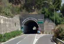 Per gli automobilisti che percorrono l’autostrada A18 Messina-Catania, sono previsti disagi: il Consorzio per le Autostrade Siciliane ha annunciato una serie di limitazioni al traffico che resteranno in vigore da lunedì 11 fino al 29 maggio, nella fascia oraria notturna compresa tra le 21 e le 6