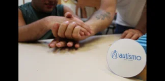 ‘Bambini appassionati di disegno e pittura, e non solo, preparatevi, perché sta per arrivare “CeramicAut!”: È una nuova idea creativa e partecipativa pensata da Associazione Autismo, che si svolgerà sabato 23 maggio, dalle ore 17, al Centro diurno per l’autismo di Nizza di Sicilia’
