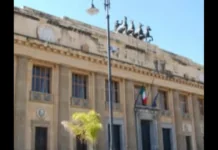 La Corte d’Appello ha confermato le condanne nei confronti di due ex calciatori campani dell’Acr Messina accusati di violenza sessuale ai danni di una ragazza che all’epoca dei fatti aveva 14 anni: i giudici di secondo grado hanno ribadito la pena di sei anni di reclusione per Clemente Crisci e quella di due anni, con pena sospesa, per Carmine Cretella, al quale già nel primo processo era stata riconosciuta l’ipotesi attenuata del reato