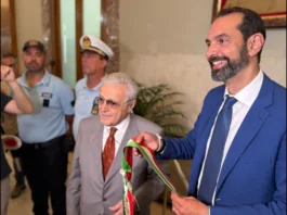 “Provo una grande emozione: Per l’affetto, il calore e la fiducia che ancora una volta avete deciso di affidarmi… essere riconfermato Sindaco di #Messina per un secondo mandato, con un consenso così ampio, rappresenta per me motivo di orgoglio immenso e soprattutto una responsabilità ancora più grande”