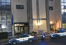 Gli addetti della Polizia di Stato, hanno dato esecuzione ad un’ordinanza di applicazione di misura cautelare personale emessa dal Giudice per le Indagini Preliminari presso il Tribunale di Ragusa, nei confronti di una donna quarantunenne, indagata per il reato di maltrattamenti contro familiari o conviventi