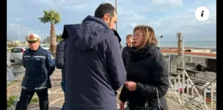 “Gentile SINDACO, desidero anzitutto congratularmi con Lei per la recente elezione e formularLe i miei migliori auguri per il mandato che Le è stato nuovamente affidato dai cittadini: Colgo l’occasione per ringraziarLa SINDACO anche per la solidarietà e l’attenzione che in questi anni ha voluto manifestarmi… solidarietà che, purtroppo, ad oggi è rimasta confinata alle parole, alle promesse e alle strette di mano”