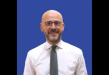 Il deputato messinese Alessandro De Leo comunica ufficialmente in data odierna, di aver rassegnato le proprie dimissioni da Forza Italia e dal relativo gruppo parlamentare all’Assemblea Regionale Siciliana di Palermo formalizzando contestualmente l’adesione al Gruppo Misto